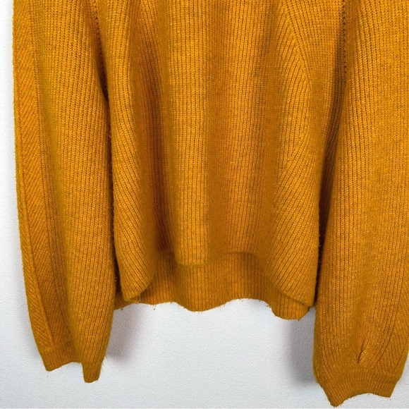 Topshop Crewneck Pullover Gold Knit Sweater Size 10 - Picture 3 of 9